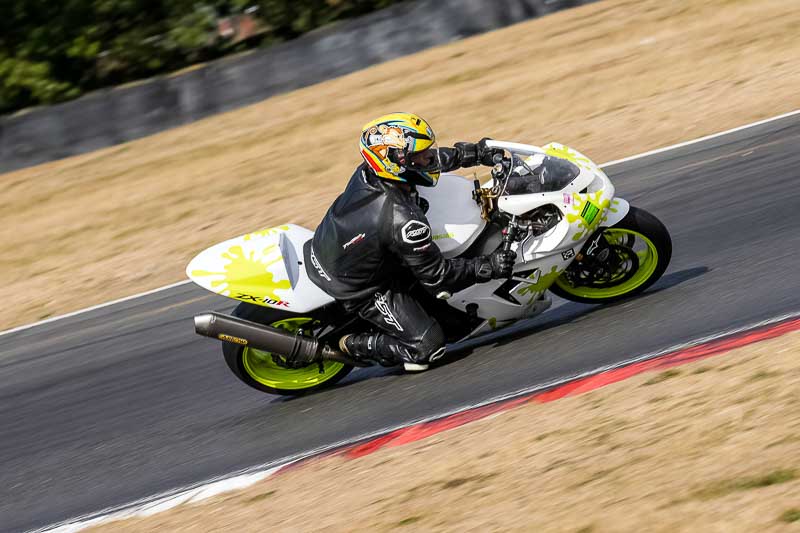enduro digital images;event digital images;eventdigitalimages;no limits trackdays;peter wileman photography;racing digital images;snetterton;snetterton no limits trackday;snetterton photographs;snetterton trackday photographs;trackday digital images;trackday photos
